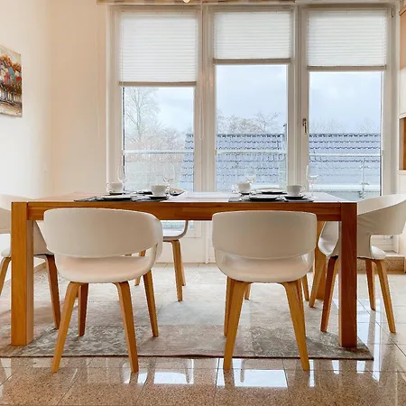 Penthouse Timmendorf アパート ティメンドルファー・シュトラント